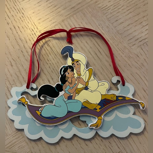 Disney Aladdin Christmas Ornament - Picture 1 of 2